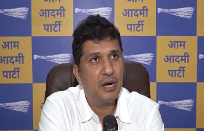 दिल्ली सरकार के खिलाफ सौरभ भारद्वाज की गंभीर आलोचना