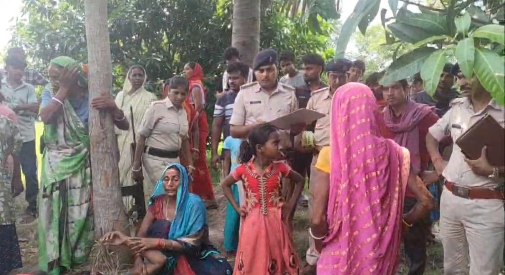 शाम के समय में आग लगने की घटना, लोग अपनी जान बचाने के लिए भागे, आग की तेज लपटें