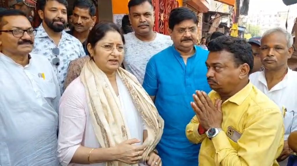 धनबाद में भाजपा नेताओं का मंत्री अन्नपूर्णा देवी का भव्य स्वागत